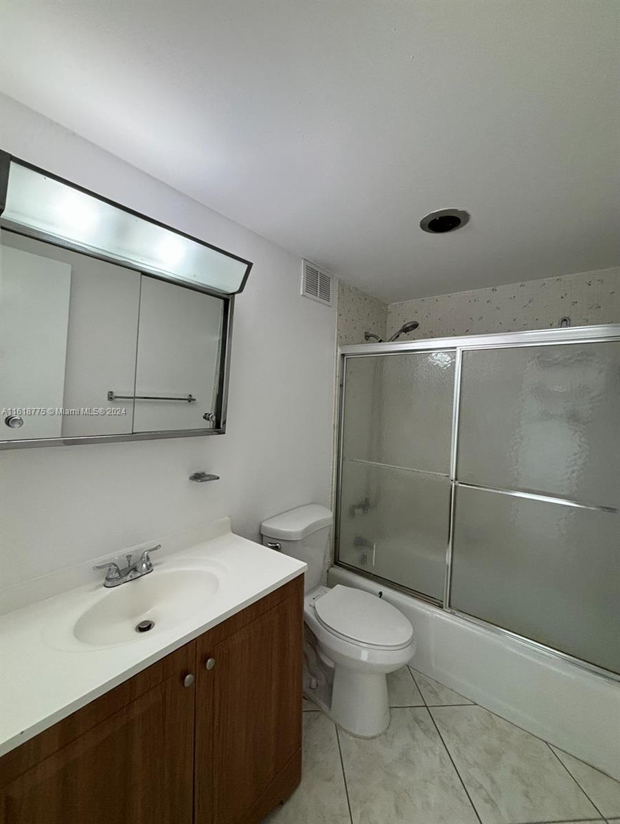 400 Kings Point Dr 309 Property Photo 16
