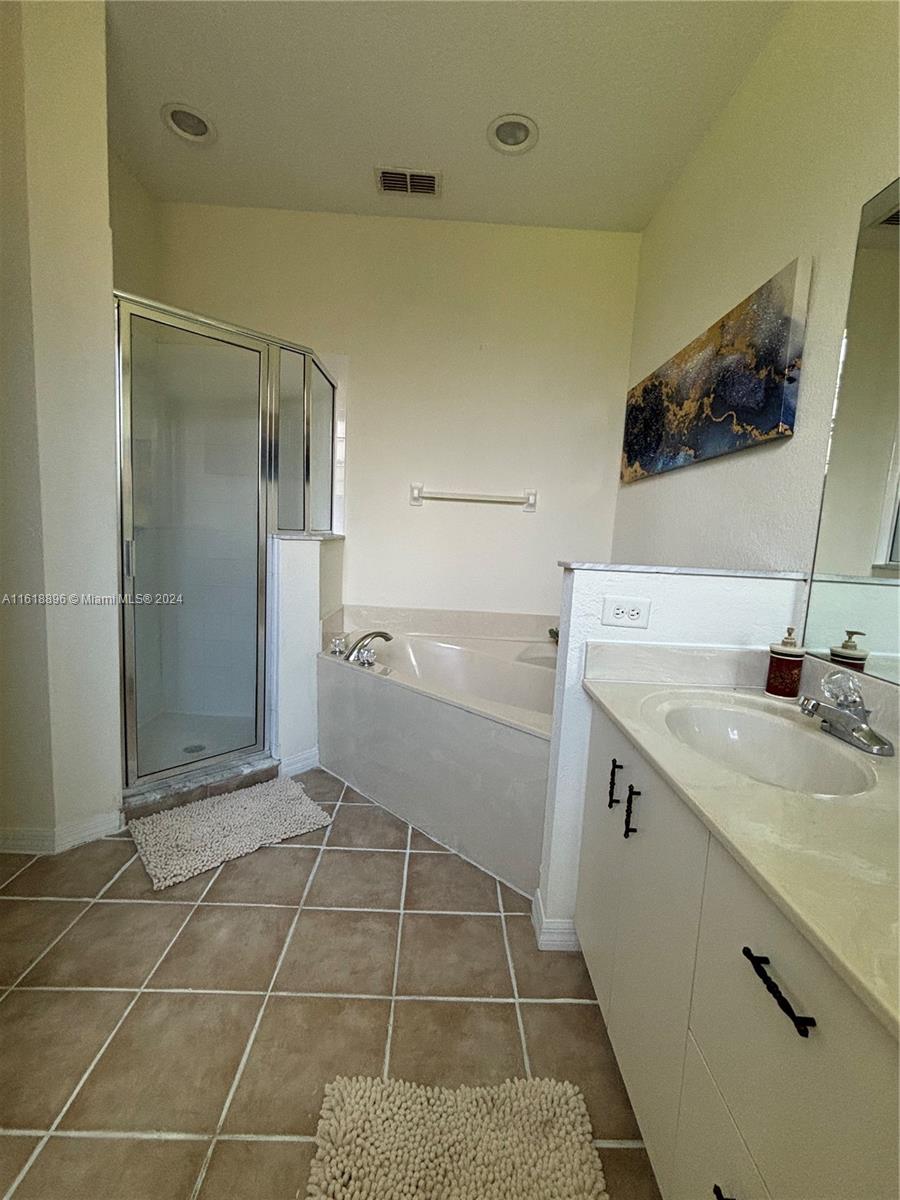 10202 Indian Creek Drive 2 Property Photo 2