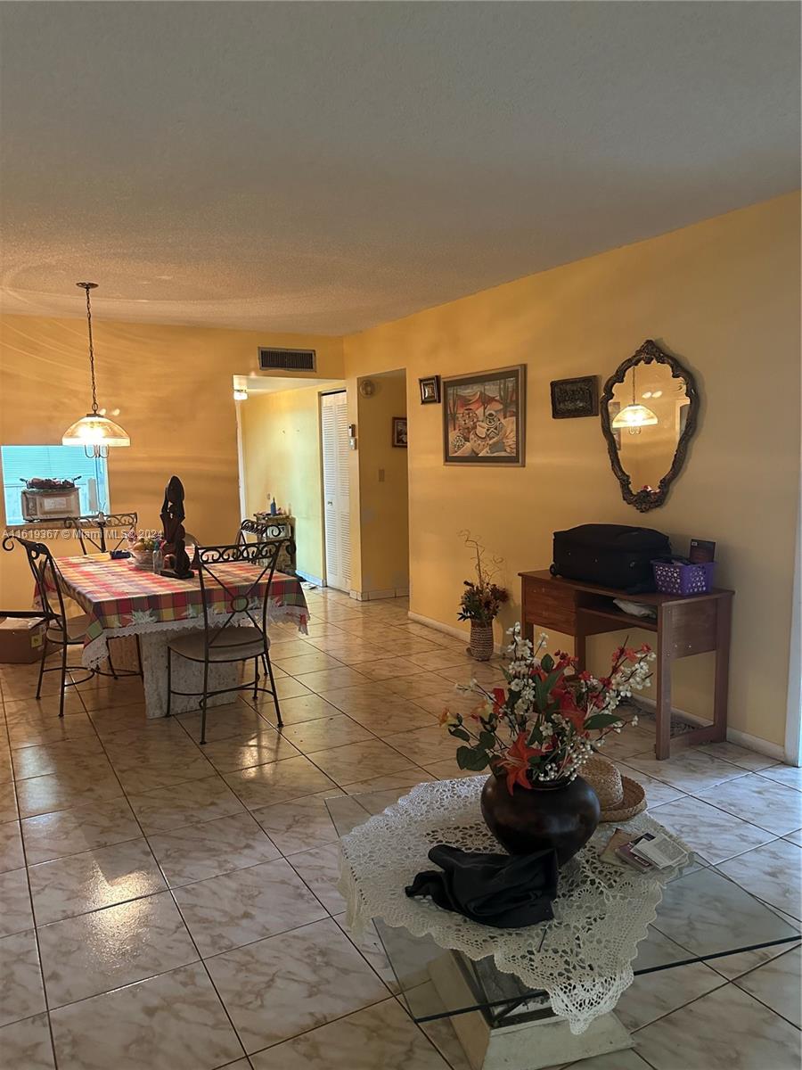 5945 Del Lago Cir 201 Property Photo 6