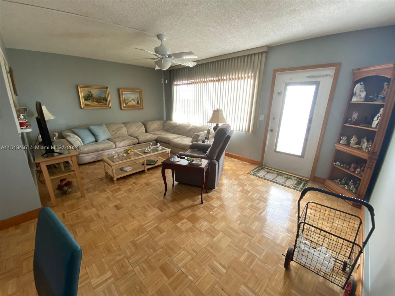 430 Southampton B 430 Property Photo 3