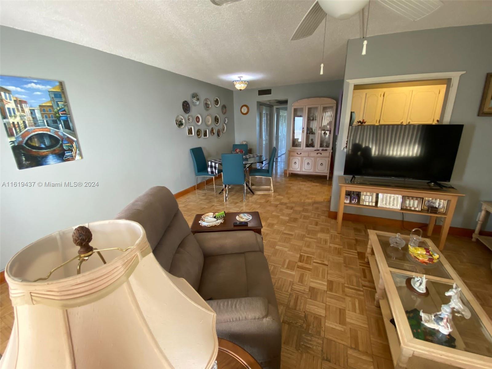 430 Southampton B 430 Property Photo 5