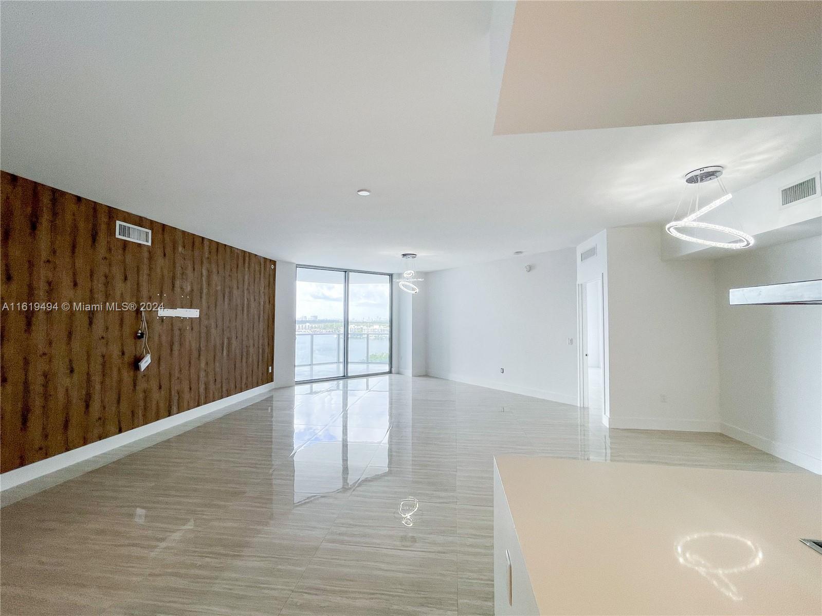 17301 Biscayne Blvd 1107 Property Photo 2