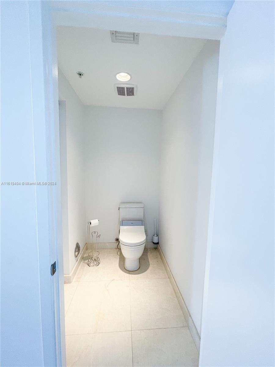 17301 Biscayne Blvd 1107 Property Photo 16