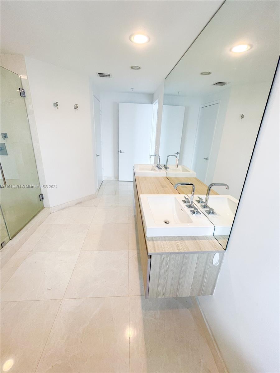 17301 Biscayne Blvd 1107 Property Photo 17