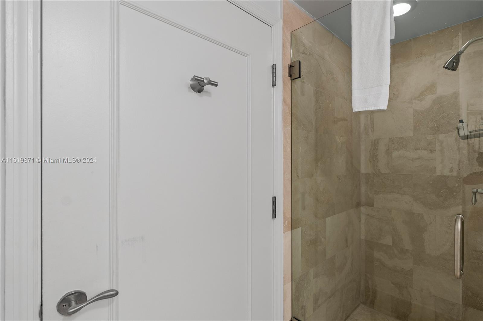4401 Collins Ave 1007 Property Photo 20