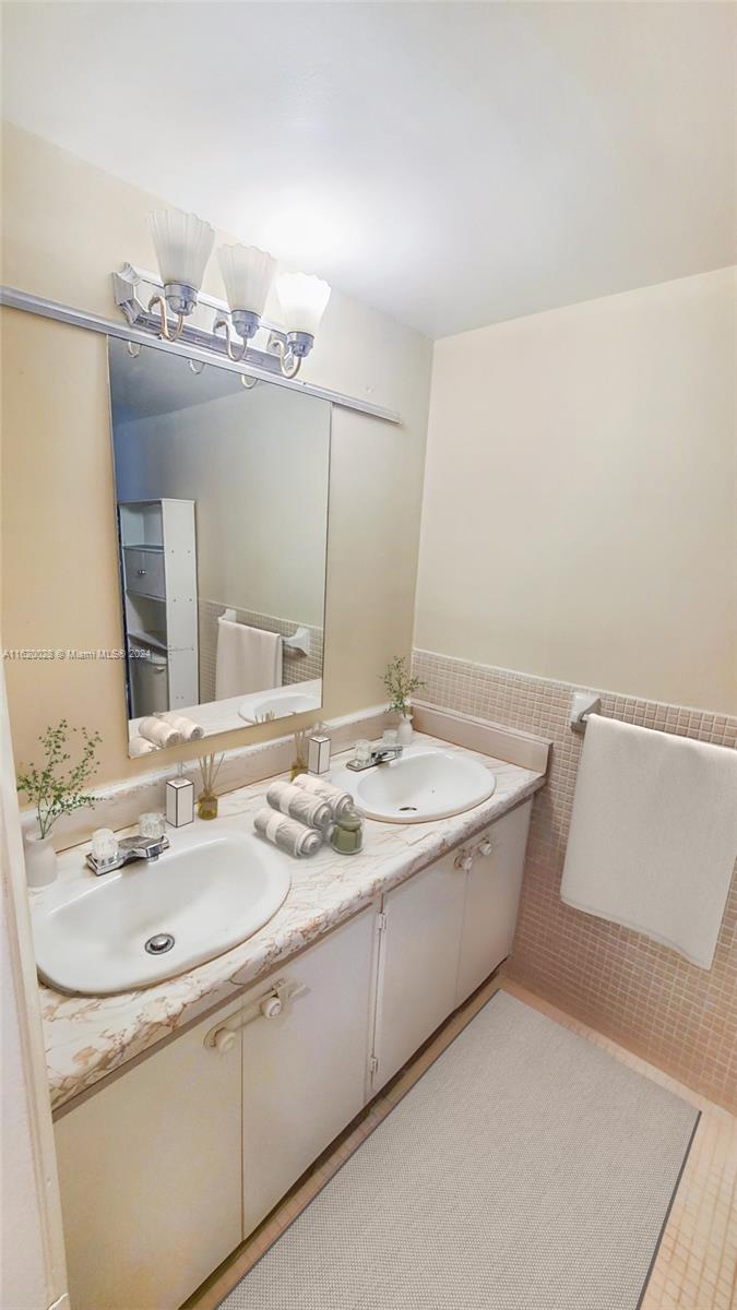 7410 Sw 82nd St K211 Property Photo 5