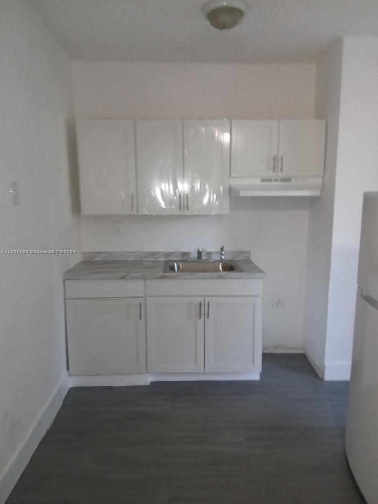 1003 SW 15th Ave 18 Property Photo 1