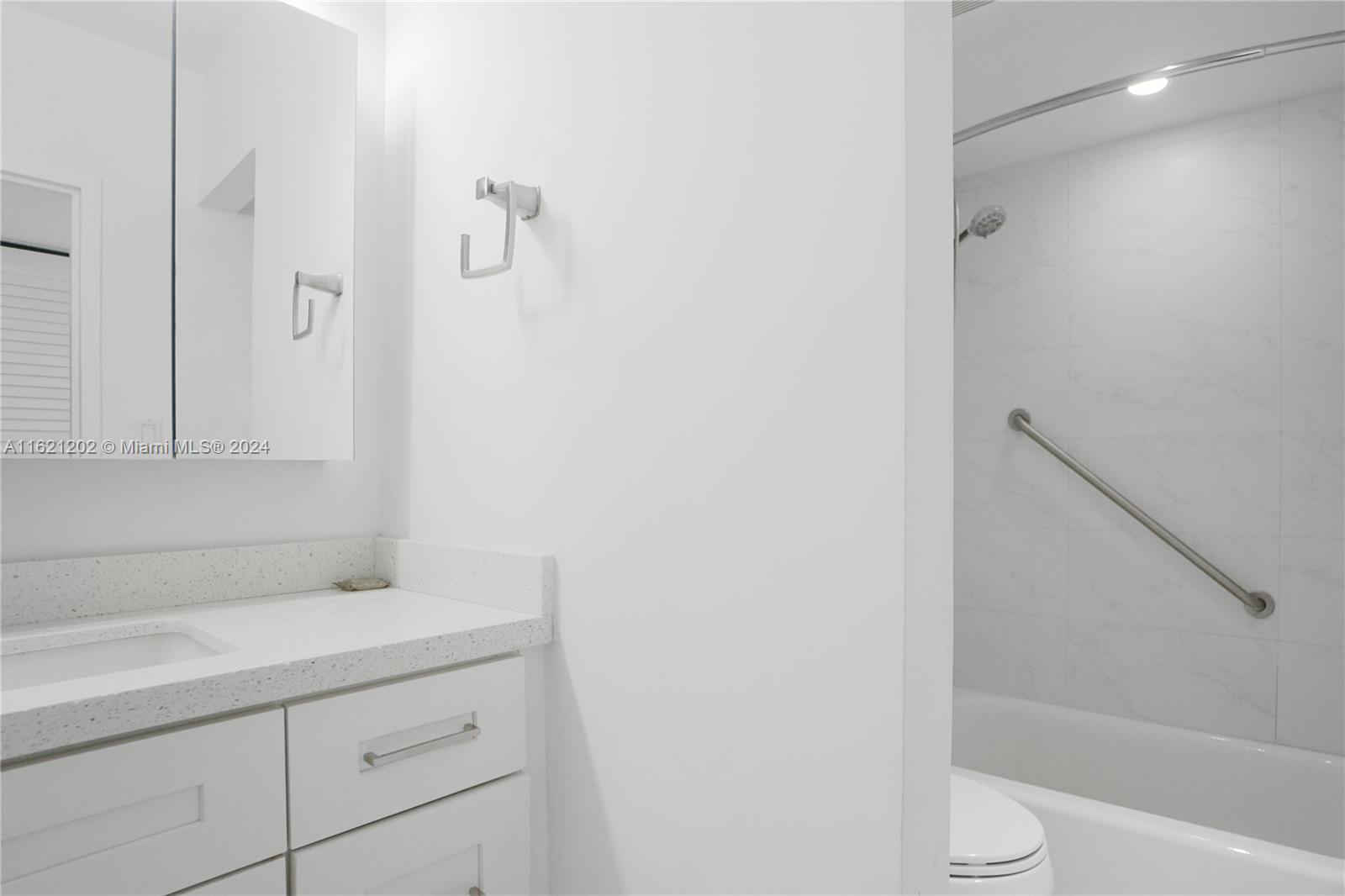 100 Lincoln Rd 436 Property Photo 10