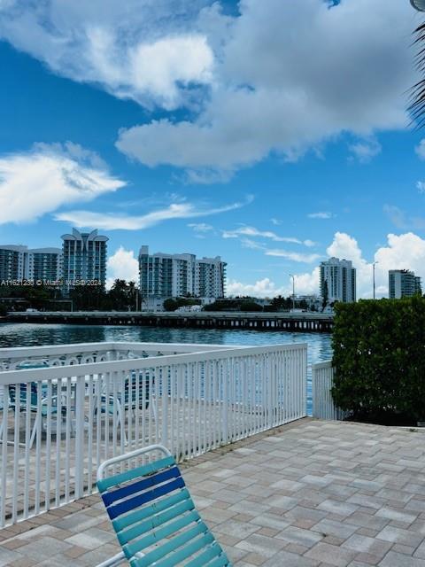 1455 N Treasure Dr 3h Property Photo 1