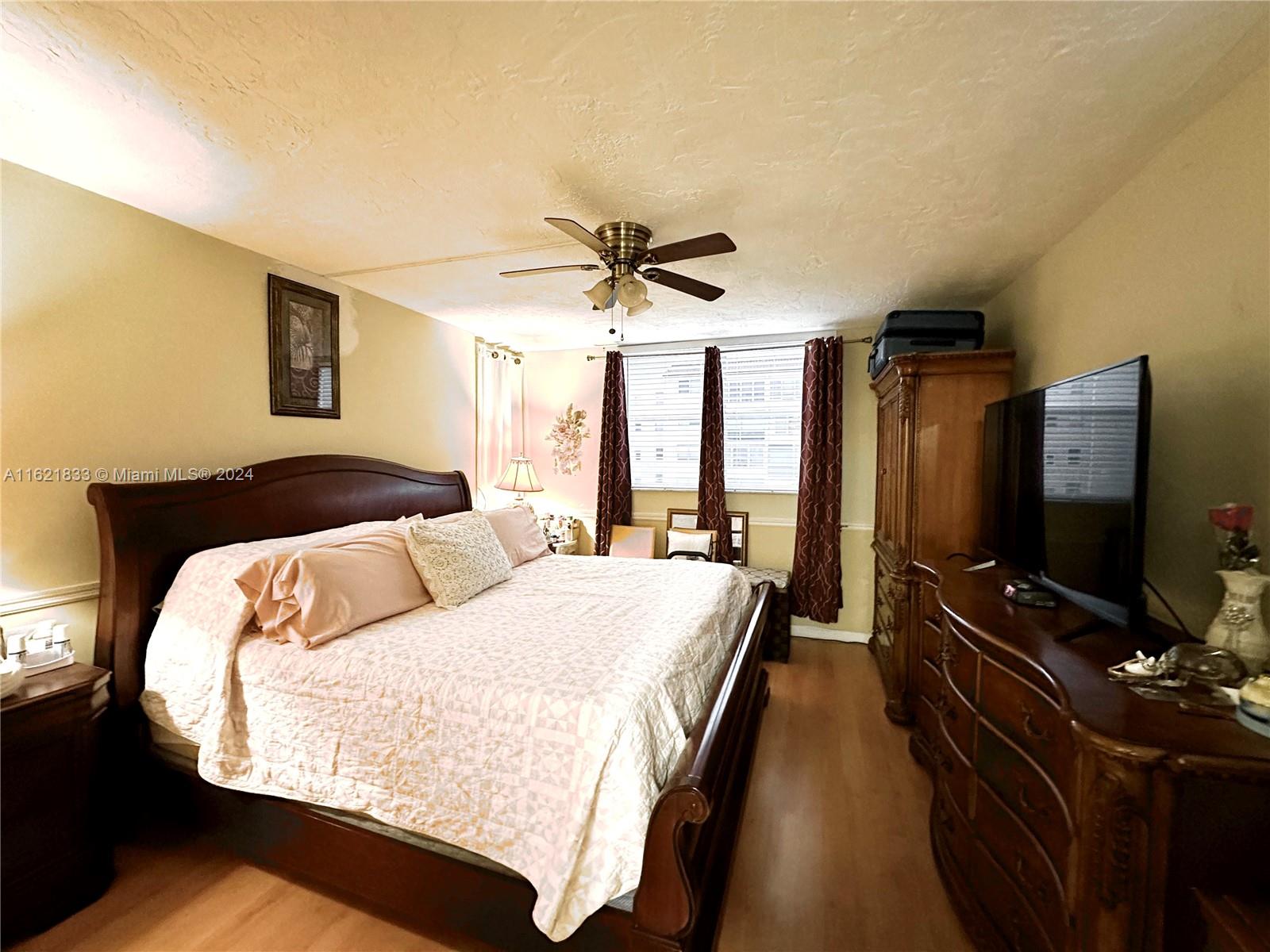 2831 Somerset Dr 206 Property Photo 10