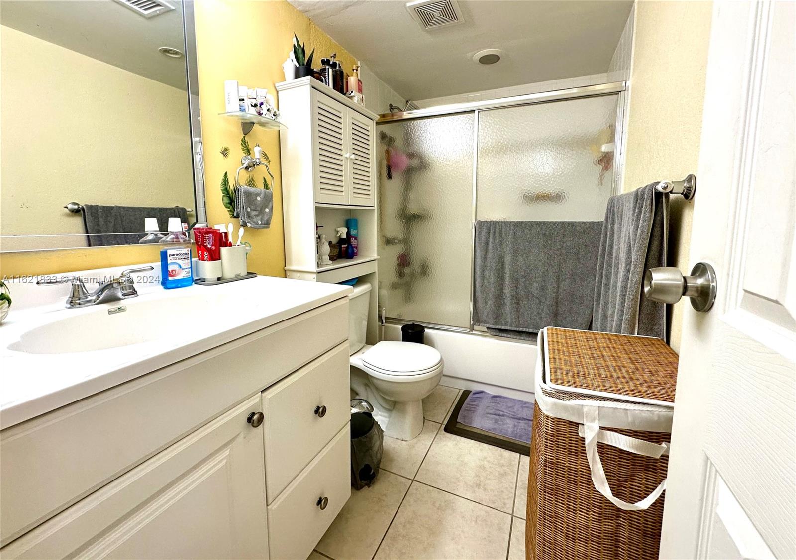 2831 Somerset Dr 206 Property Photo 11