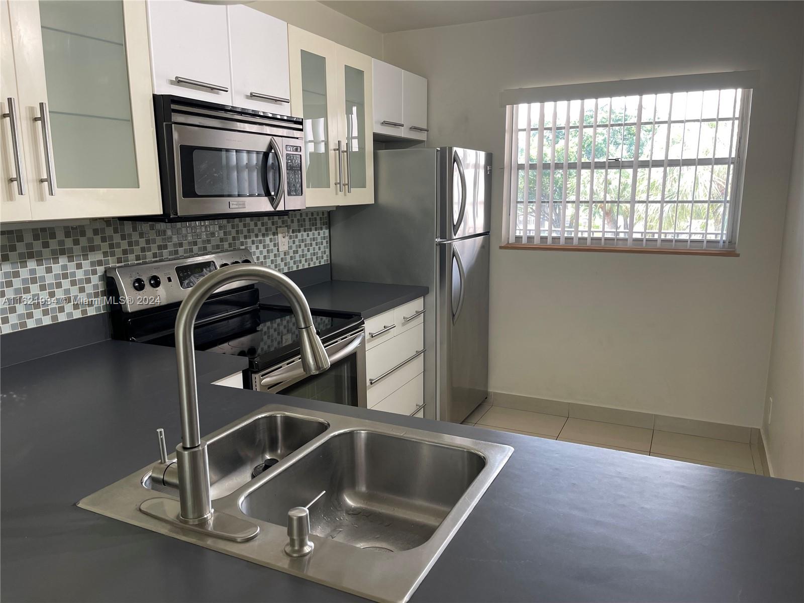 1900 Sabal Palm Dr 302 Property Photo 3