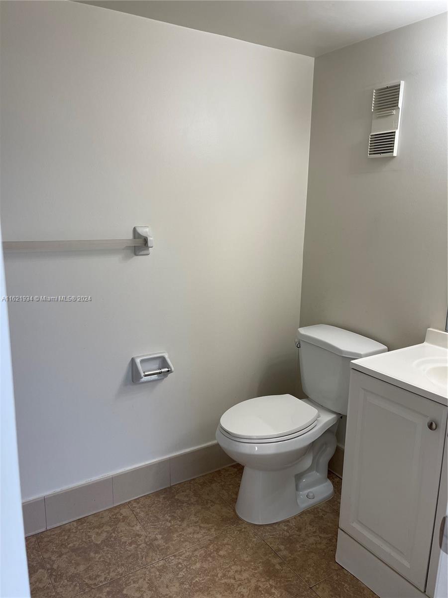 1900 Sabal Palm Dr 302 Property Photo 13