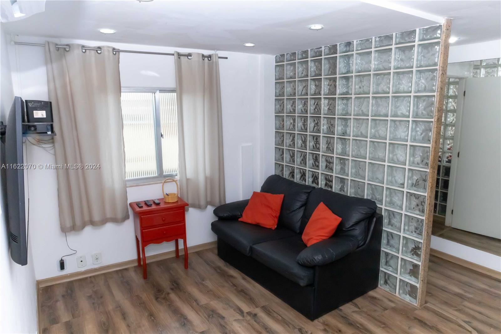 Copacabana Real Estate Listings Main Image