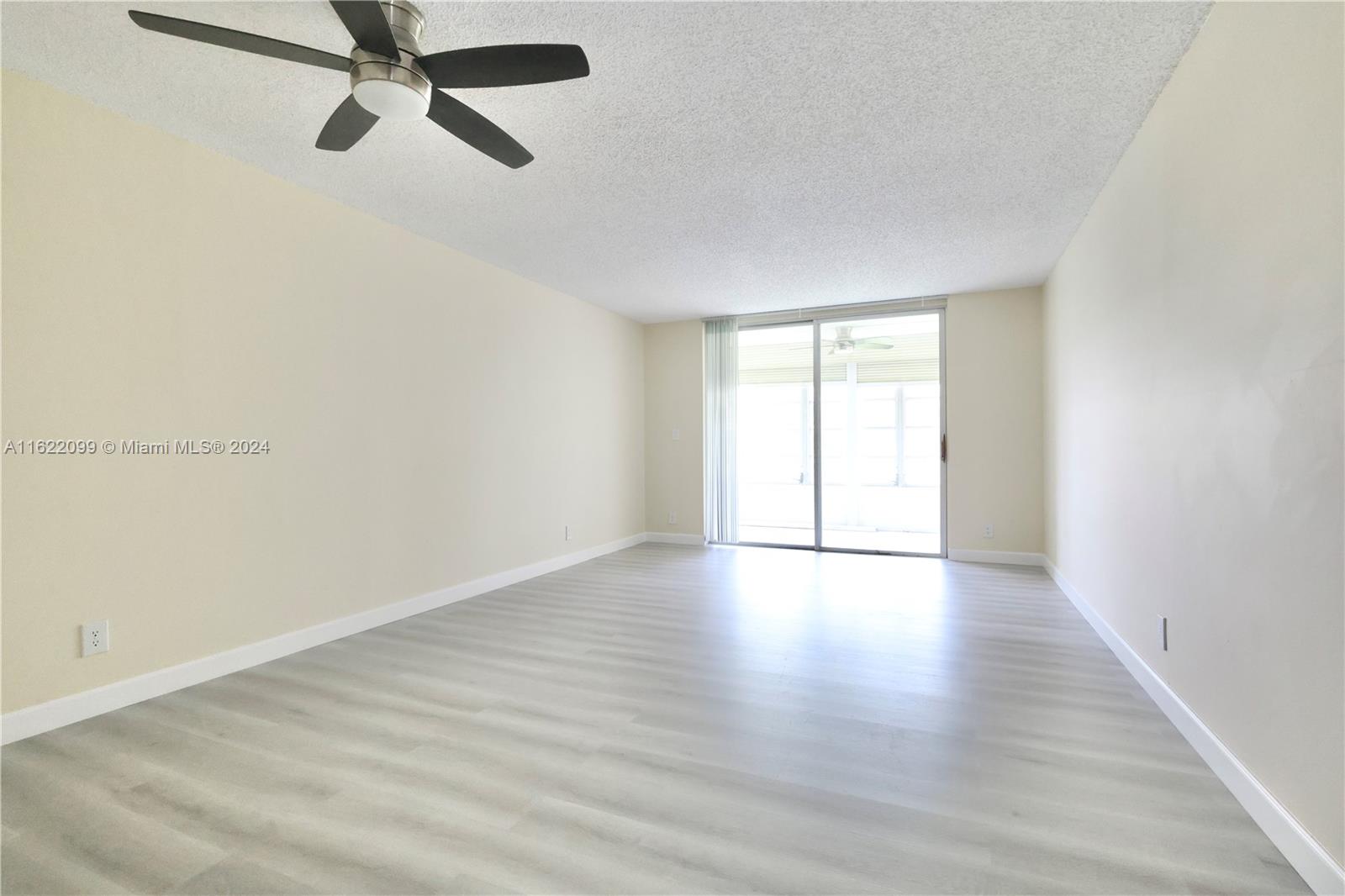 6870 Royal Palm Blvd 210m Property Photo 5