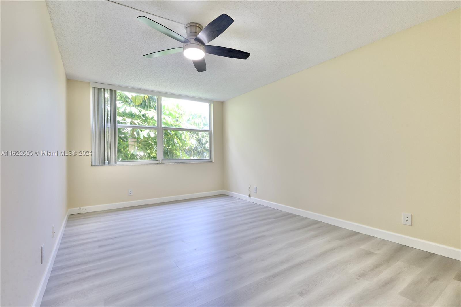 6870 Royal Palm Blvd 210m Property Photo 10