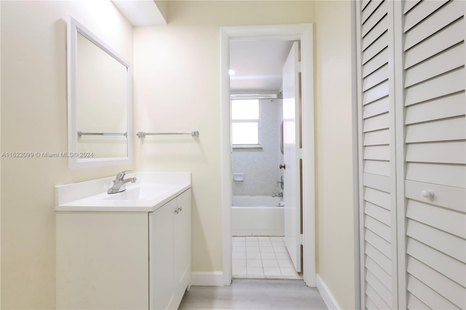 6870 Royal Palm Blvd 210m Property Photo 12