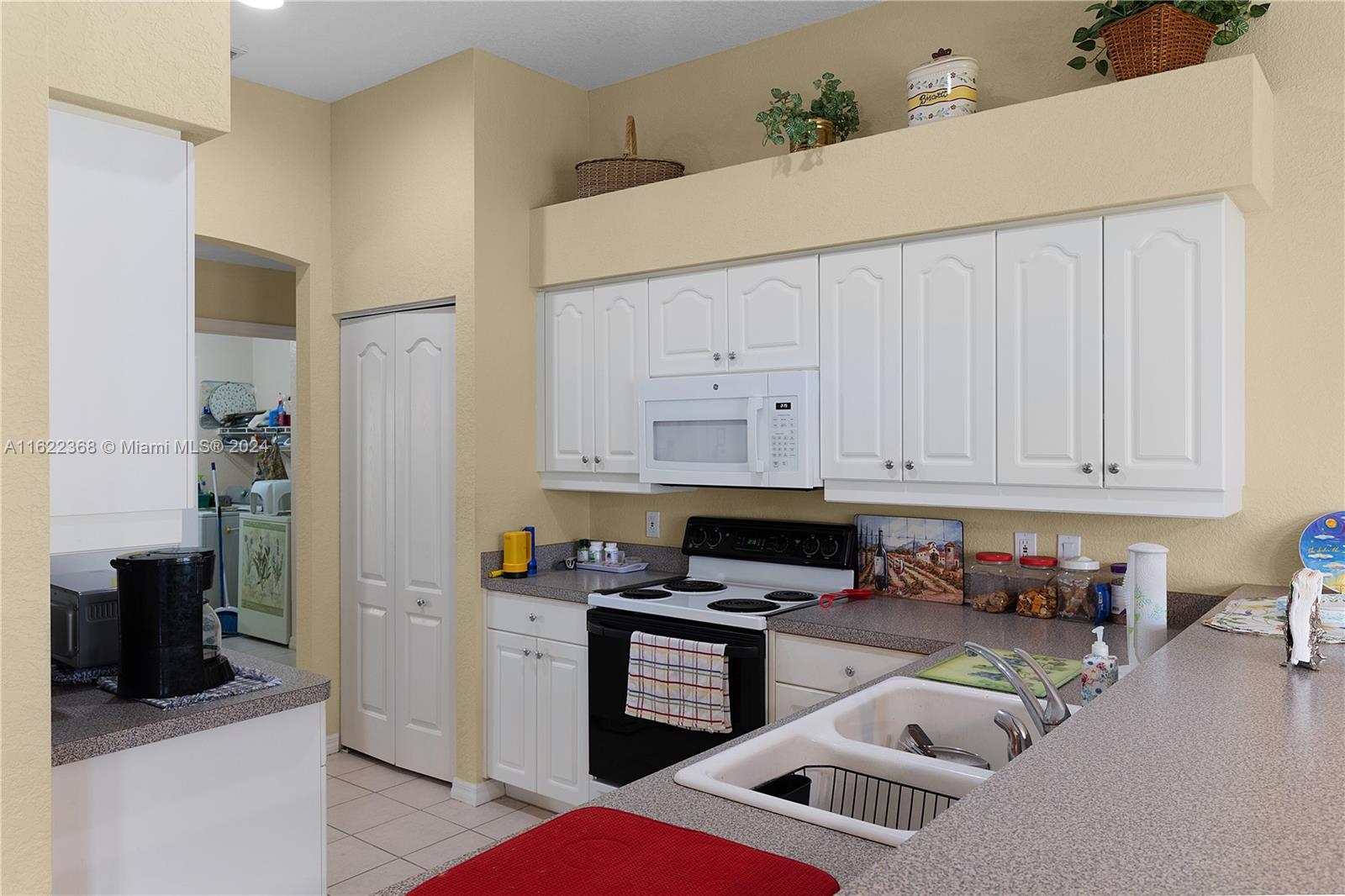5173 Latham Terr Property Photo 10