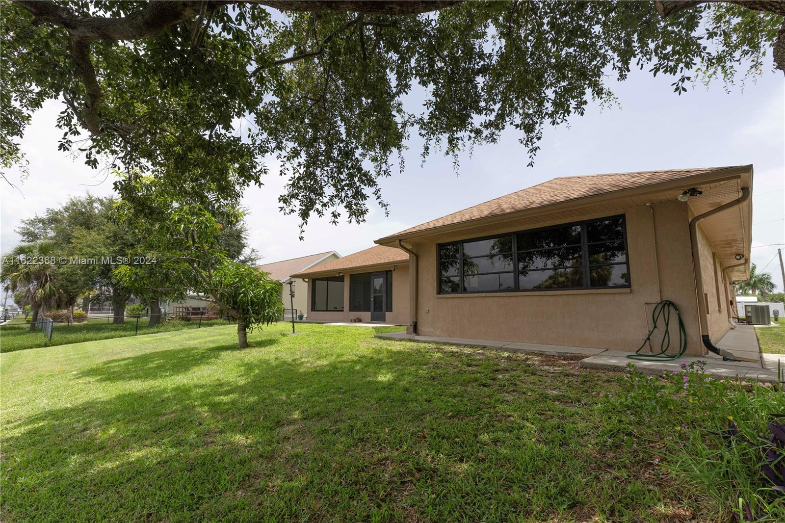 5173 Latham Terr Property Photo 28