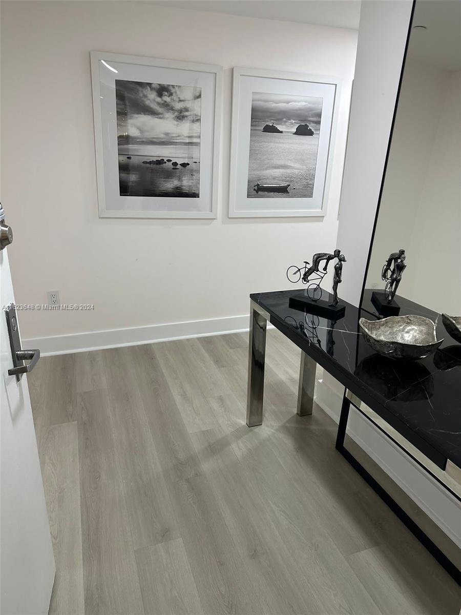 485 Brickell Ave 1908 Property Photo 2