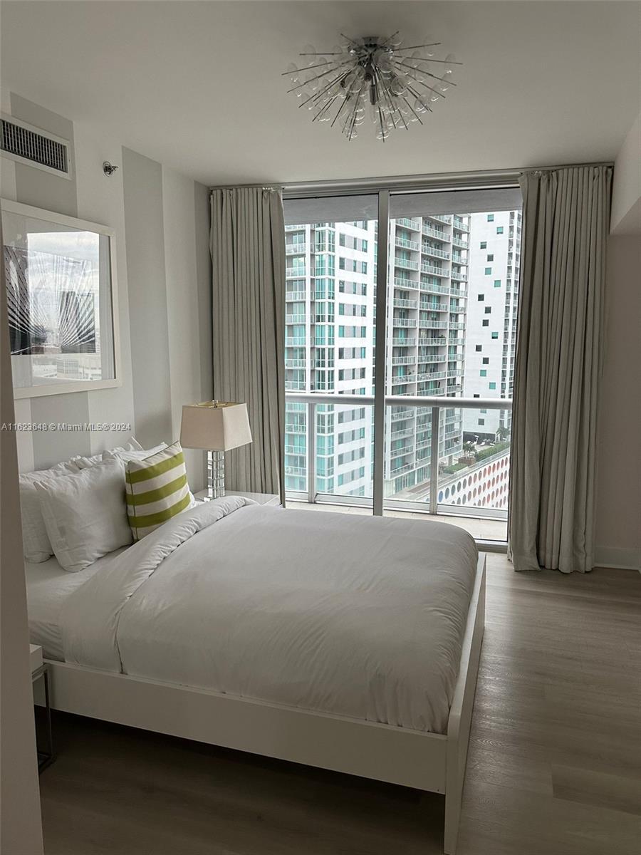 485 Brickell Ave 1908 Property Photo 5