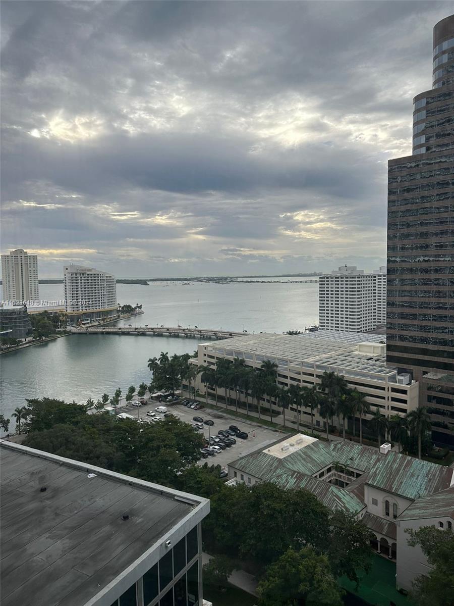 485 Brickell Ave 1908 Property Photo 13
