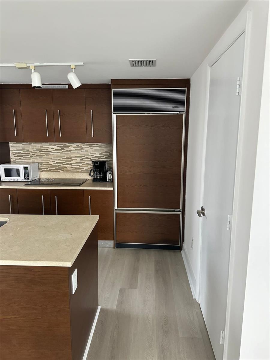 485 Brickell Ave 1908 Property Photo 14