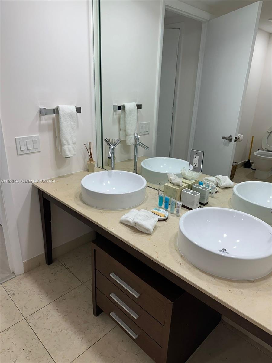 485 Brickell Ave 1908 Property Photo 21