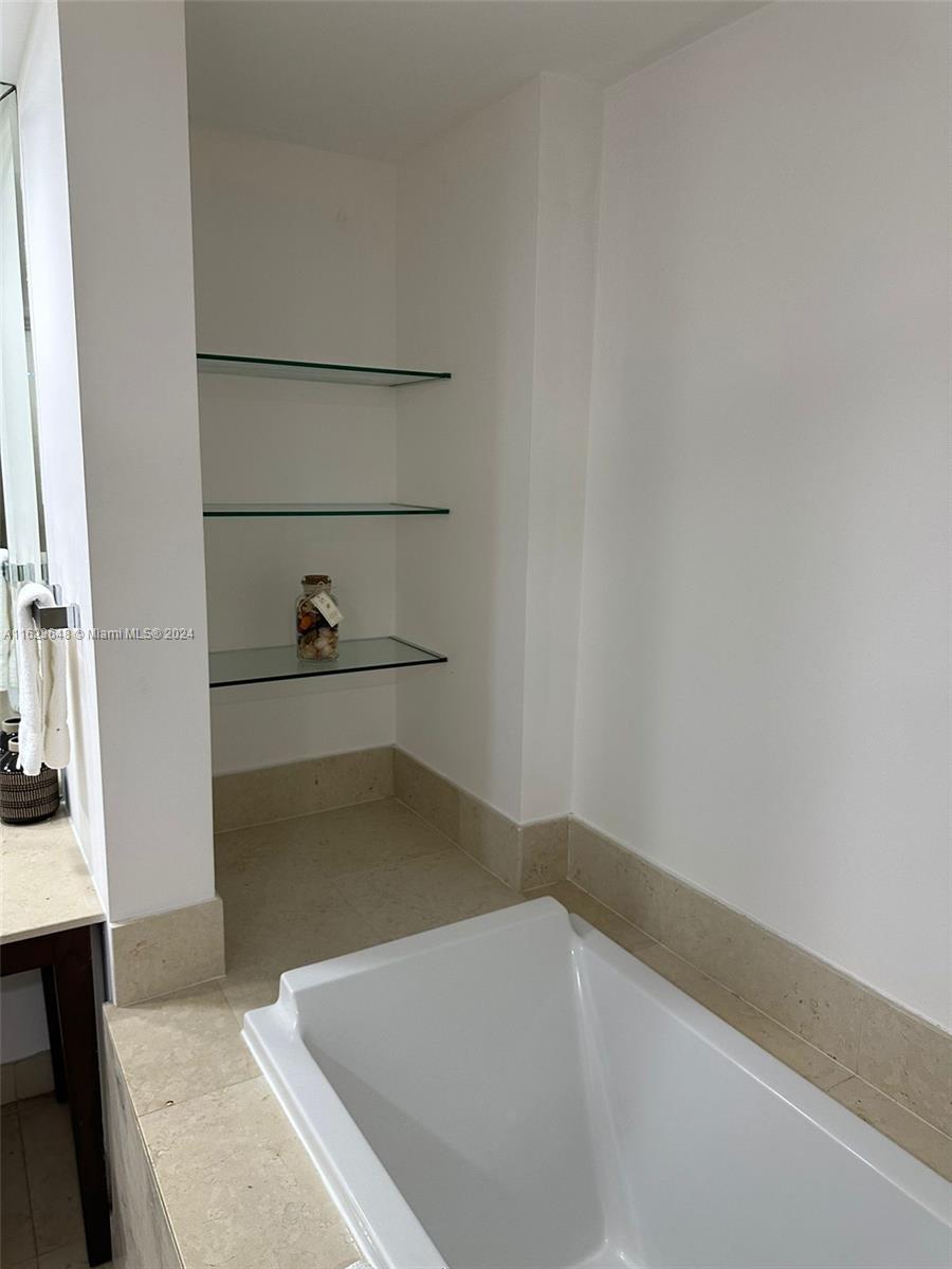 485 Brickell Ave 1908 Property Photo 22