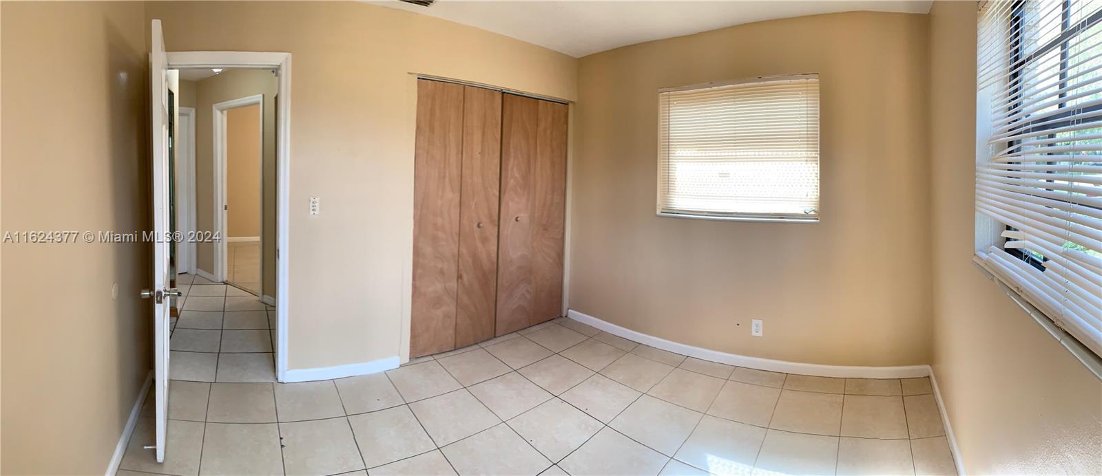 890 Nw 35th Ave Property Photo 9