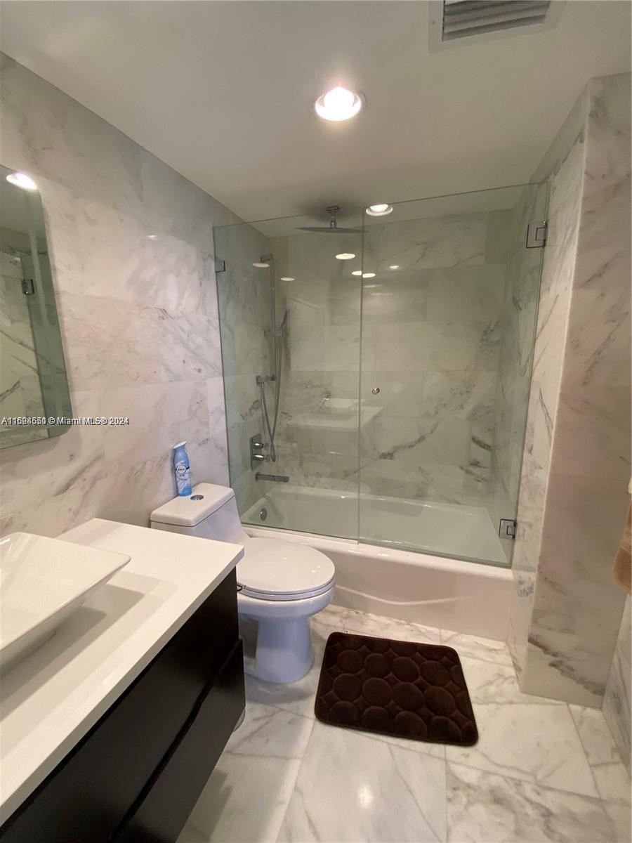 2800 N Ocean Dr B-15c Property Photo 10