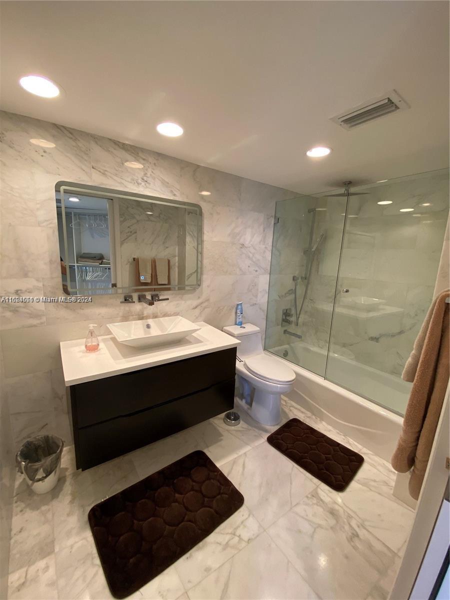 2800 N Ocean Dr B-15c Property Photo 11