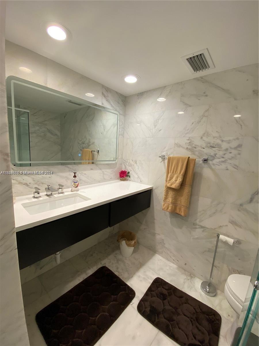 2800 N Ocean Dr B-15c Property Photo 15