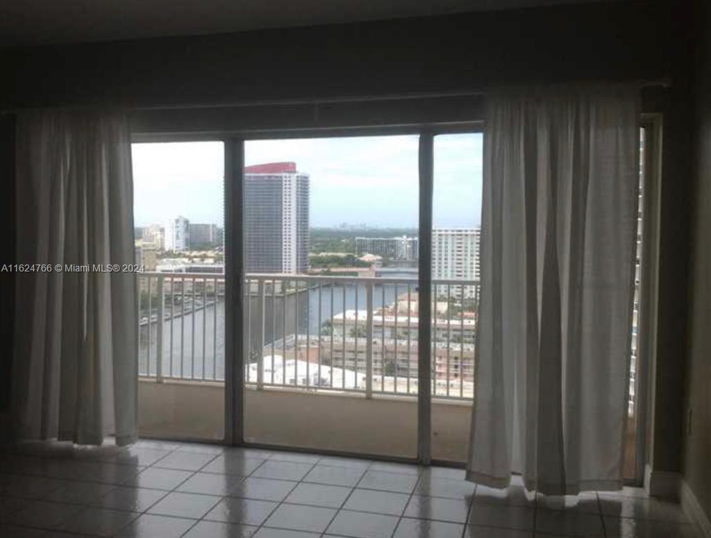 1965 S Ocean Dr 17a Property Photo 4