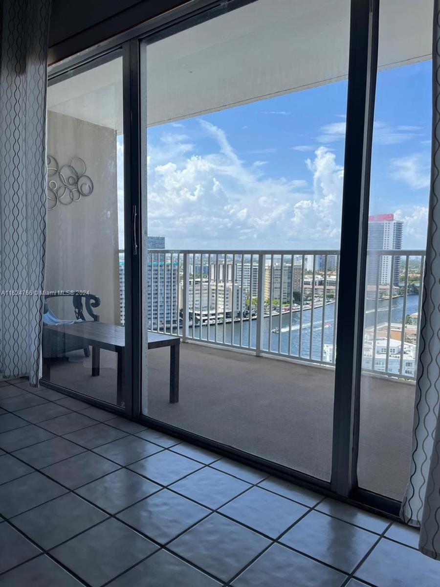 1965 S Ocean Dr 17a Property Photo 5