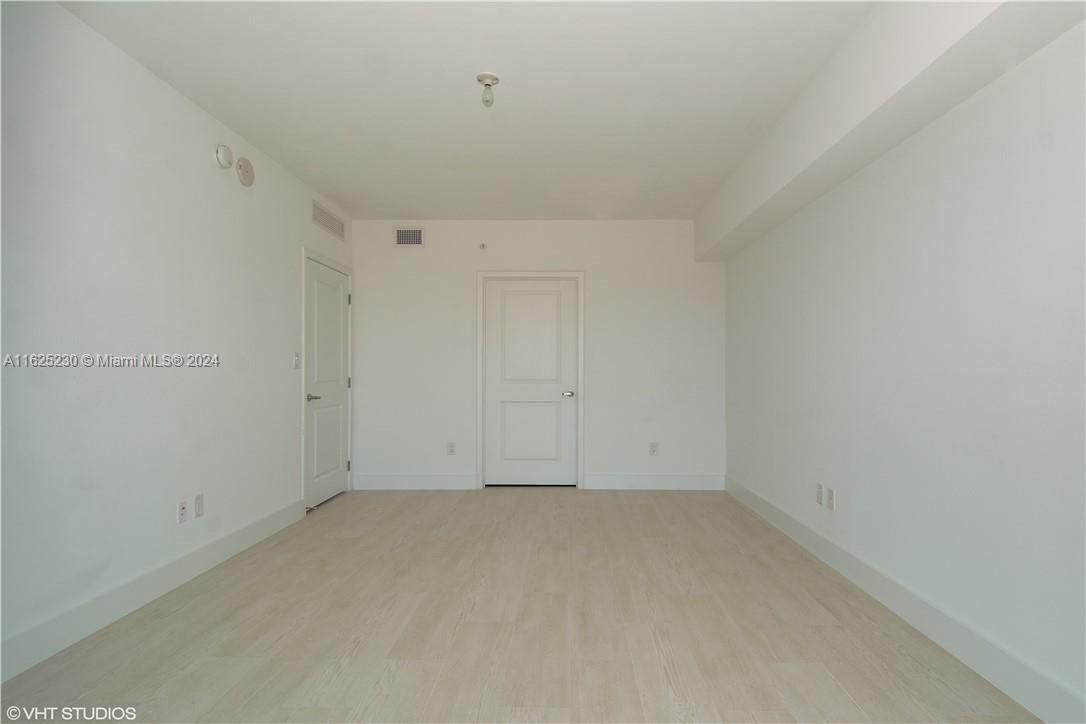 400 Sunny Isles Blvd 1803 Property Photo 14