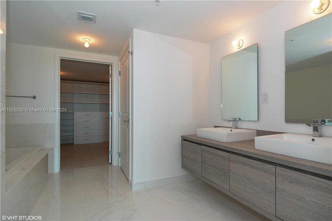 400 Sunny Isles Blvd 1803 Property Photo 15