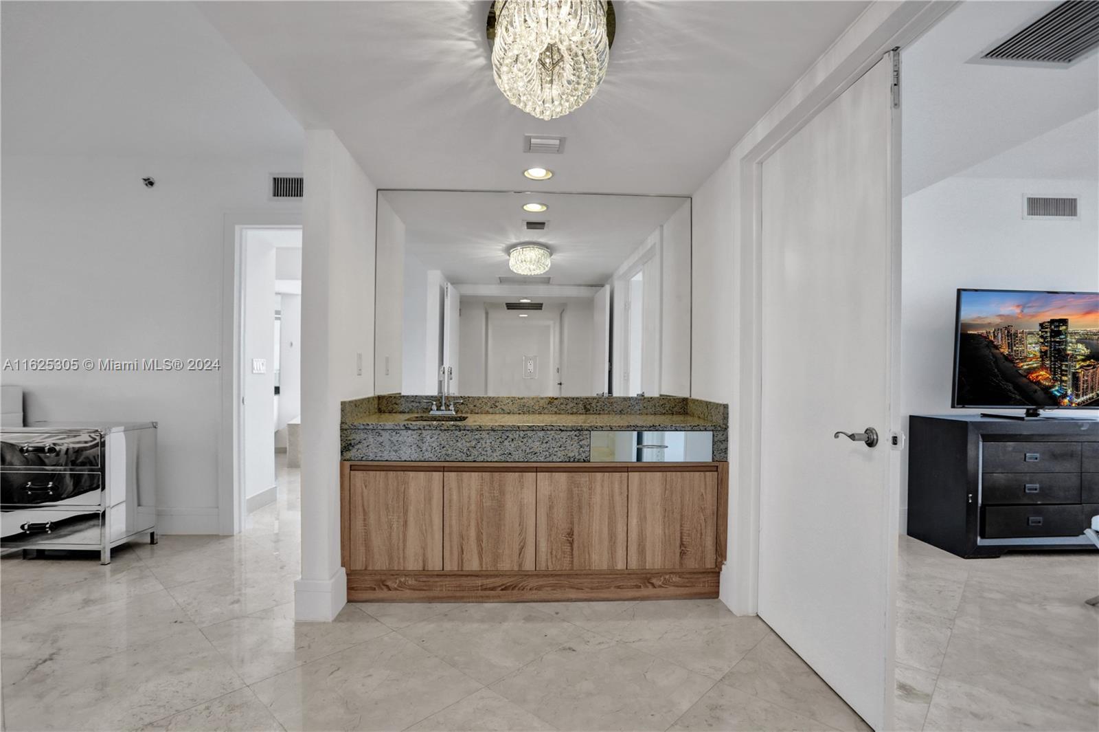 17201 Collins Ave 3305 Property Photo 40