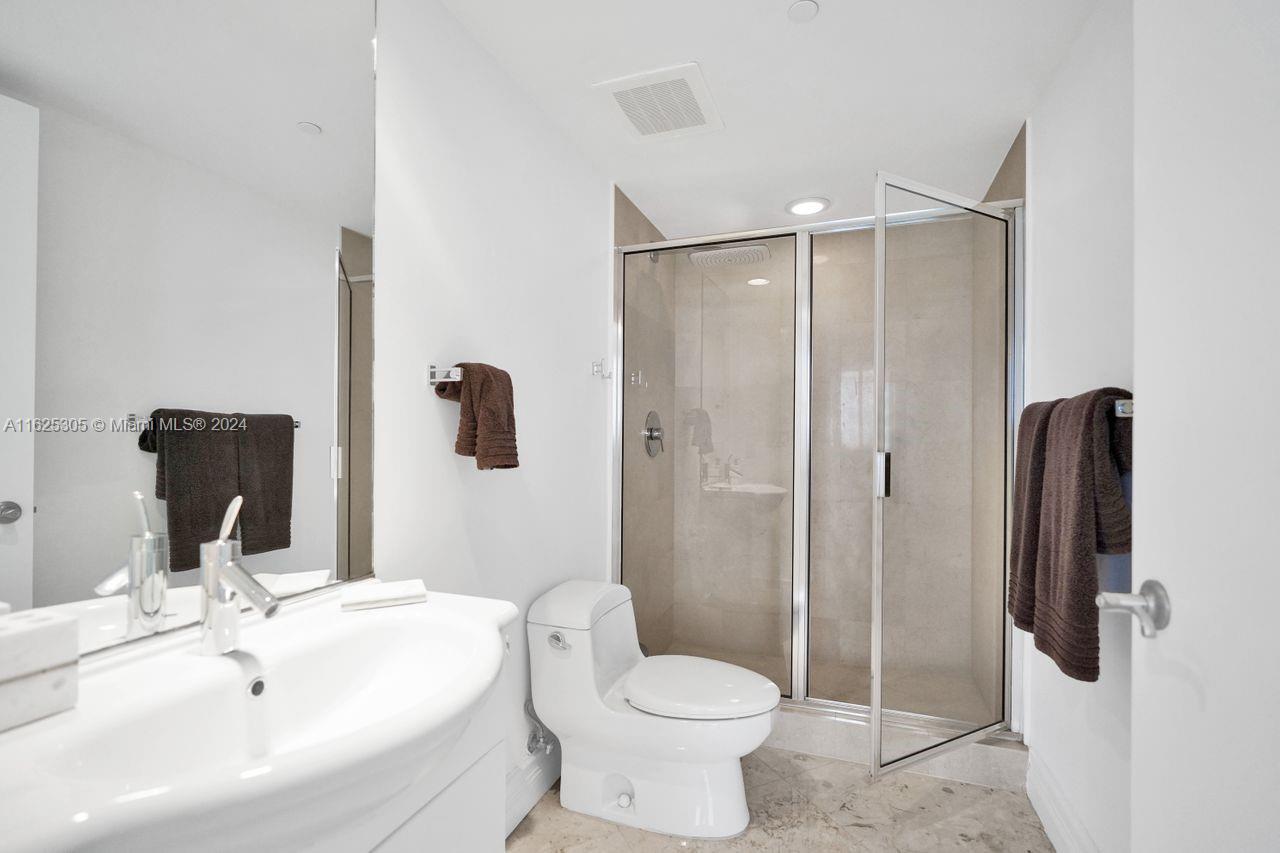 17201 Collins Ave 3305 Property Photo 46