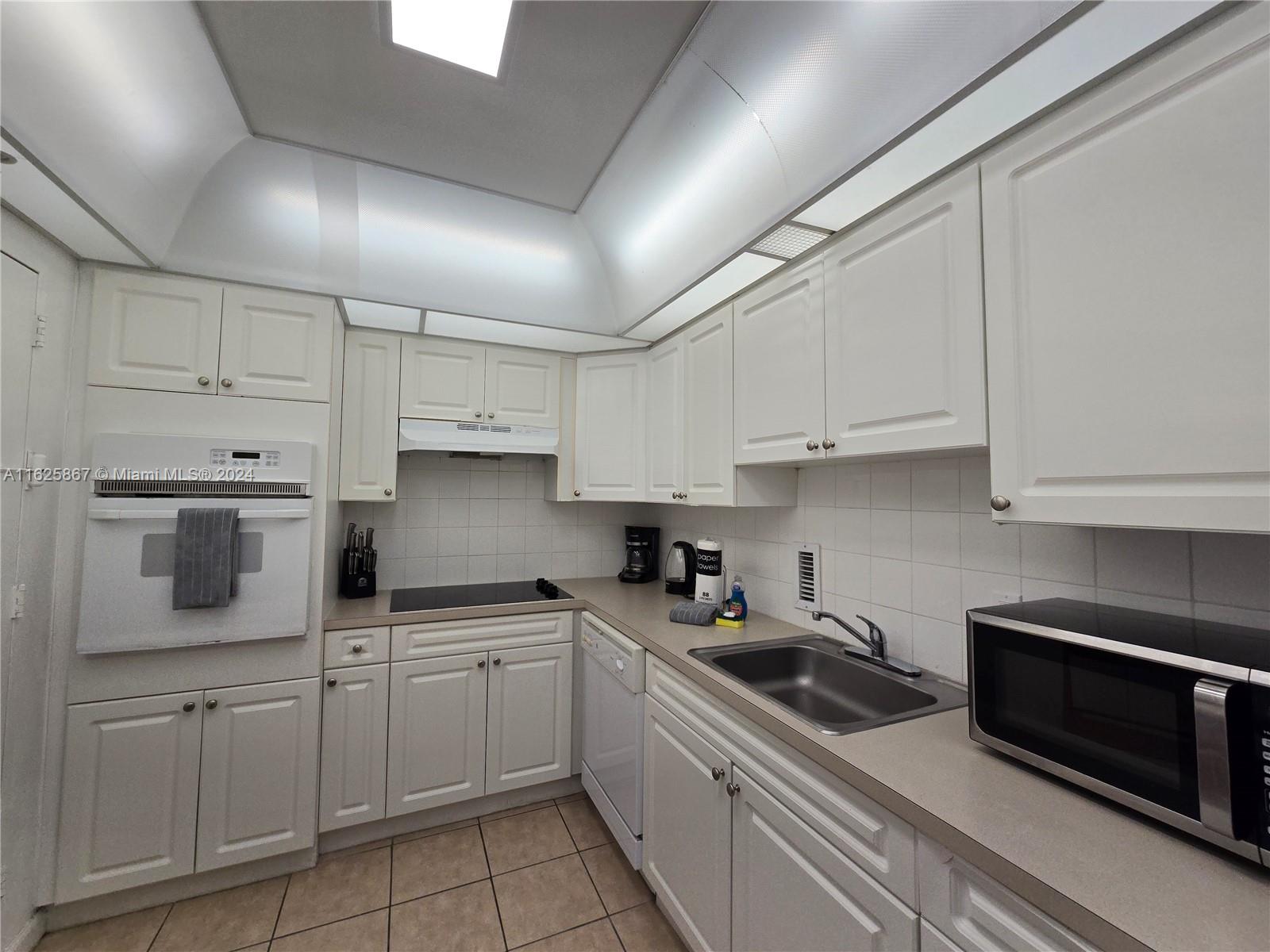 3901 S Ocean Dr 5c Property Photo 9