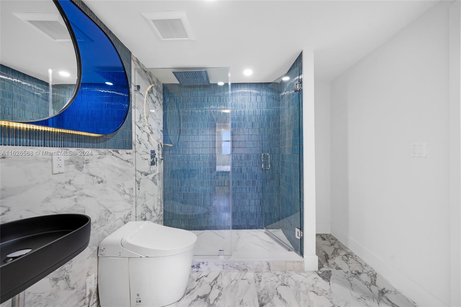 465 Ocean Dr 516 Property Photo 15