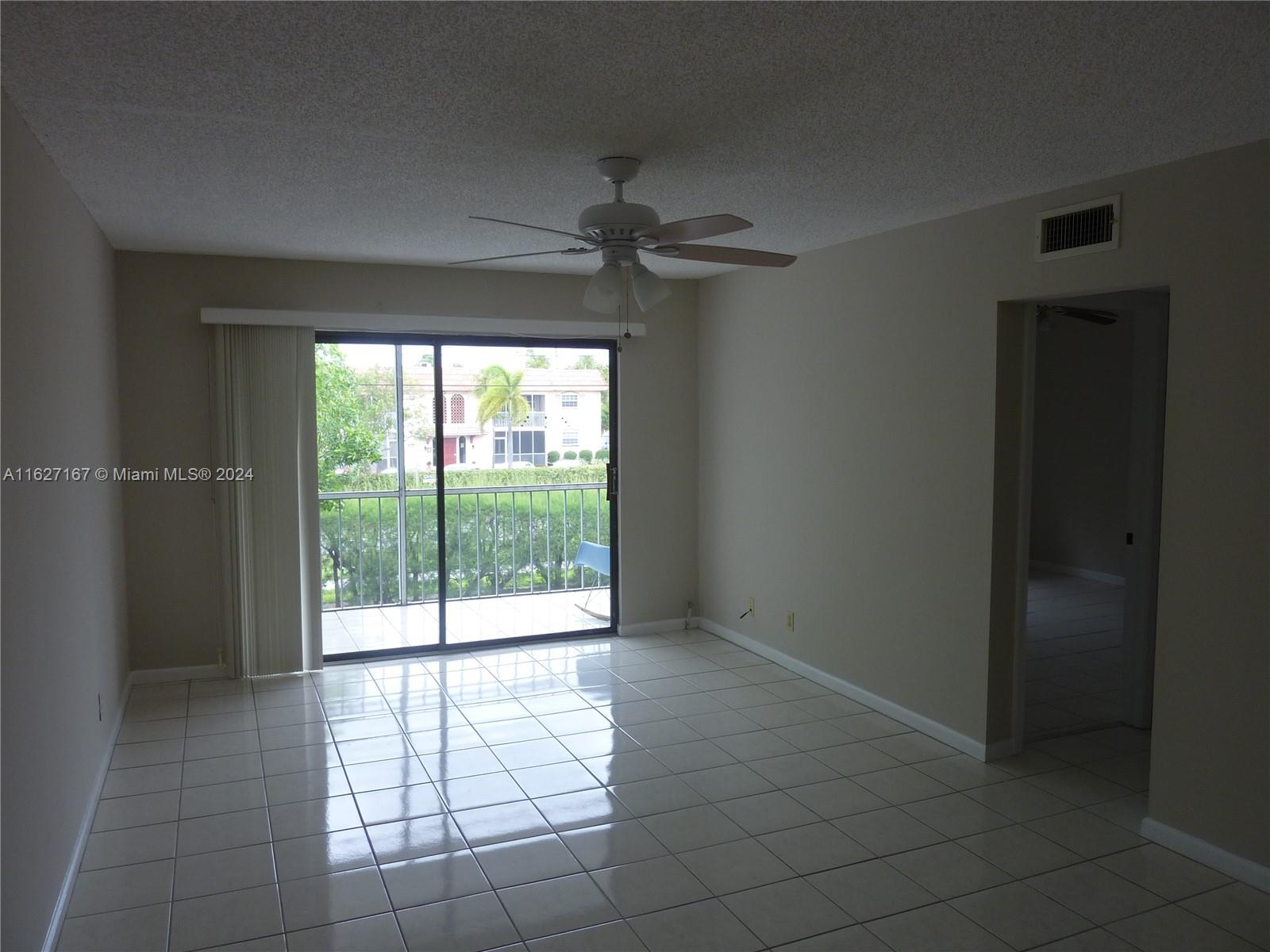 180 Cypress Club Dr 834 Property Photo 7