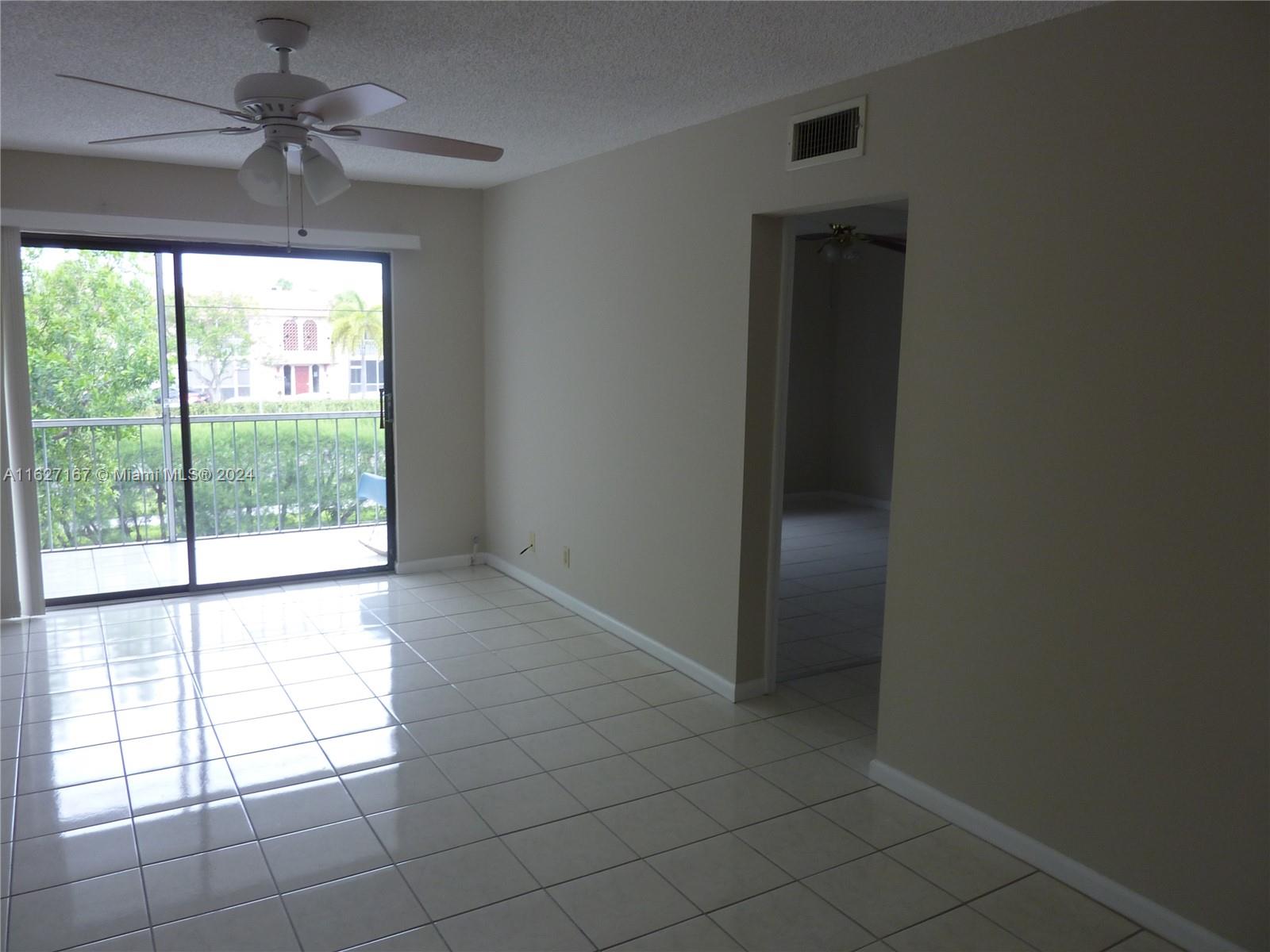 180 Cypress Club Dr 834 Property Photo 8