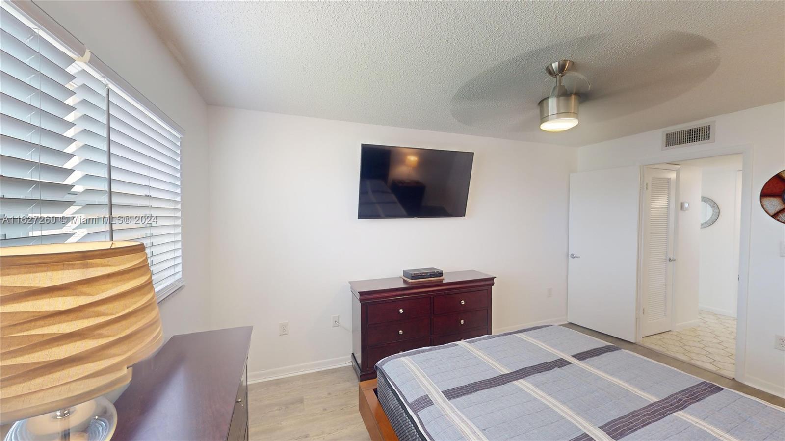 2741 N Pine Island Rd 305 Property Photo 20