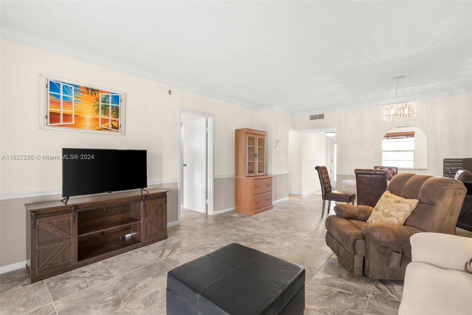 1045 Country Club Dr 107 Property Photo 10