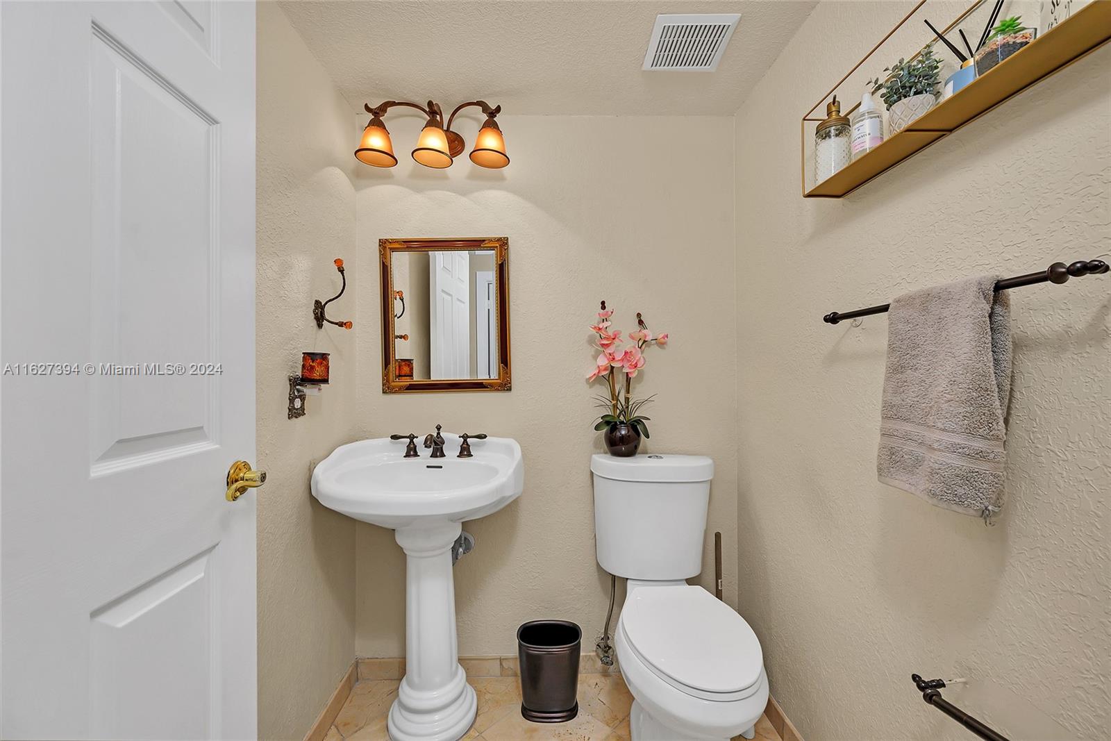 7949 Nw 188th Ter Property Photo 21