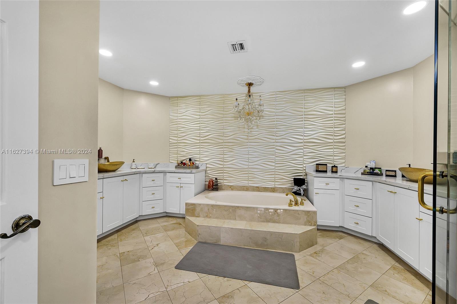 7949 Nw 188th Ter Property Photo 32