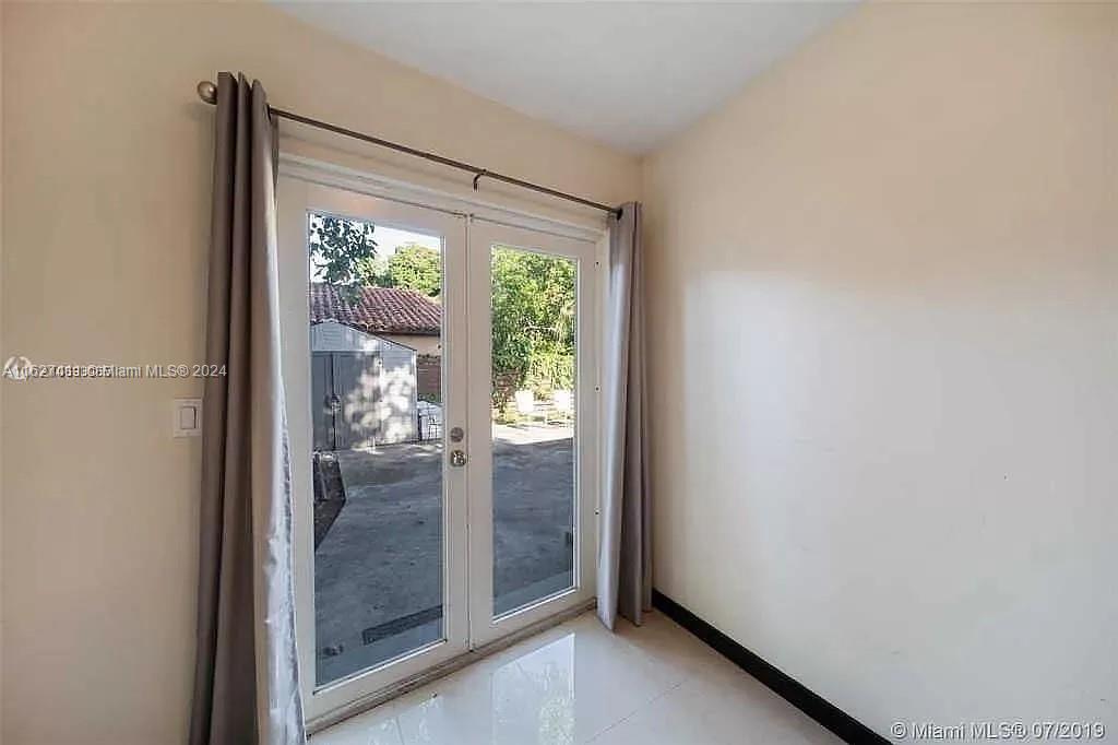 1726 Sw 25th Ave Property Photo 6