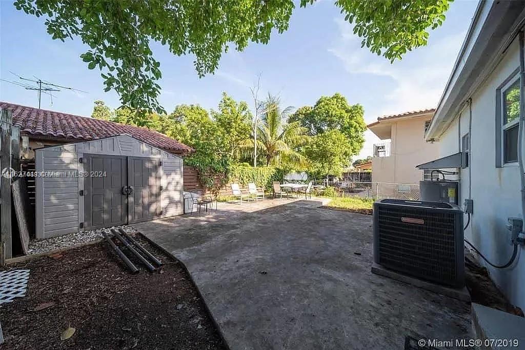1726 Sw 25th Ave Property Photo 22