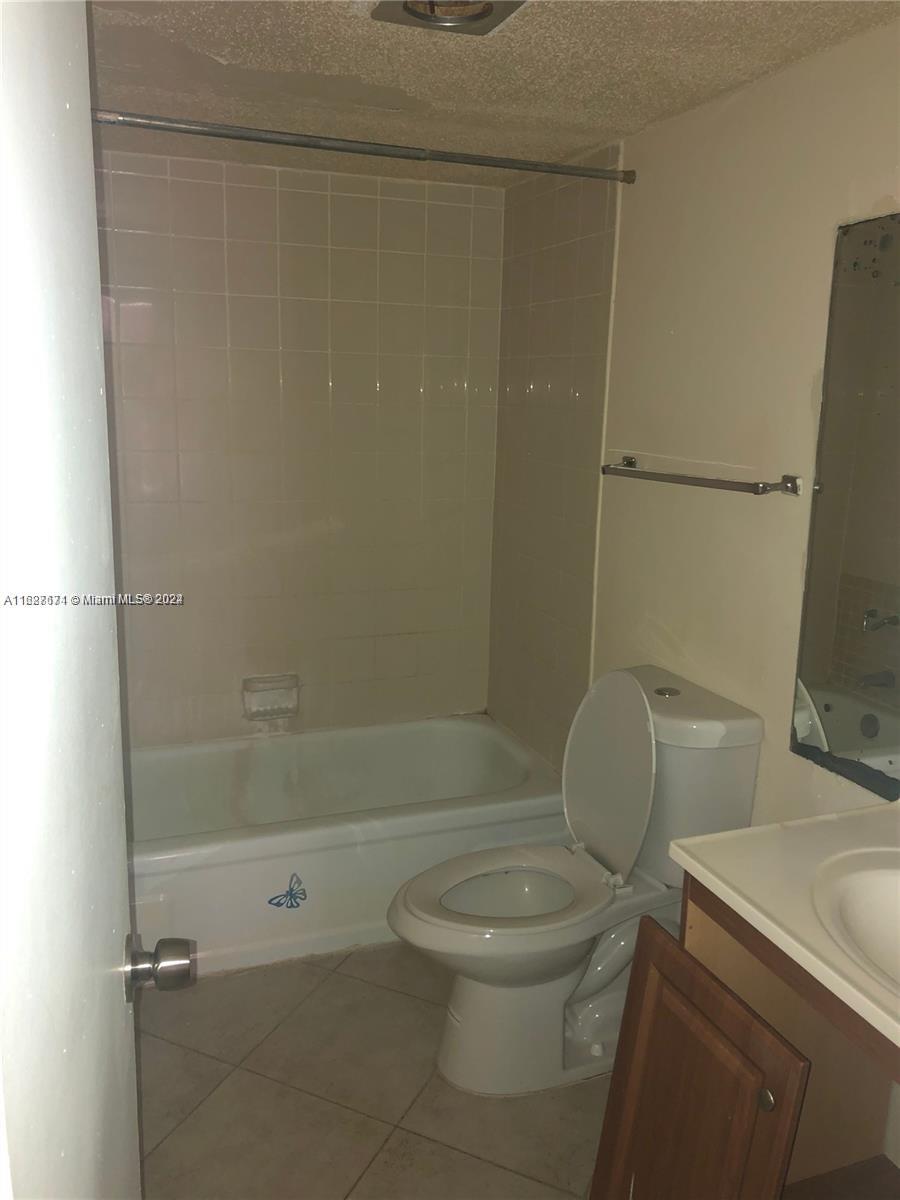 2017 Nw 46th Ave A404 Property Photo 8